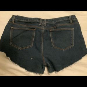 No Boundaries Freyed Jean shorts